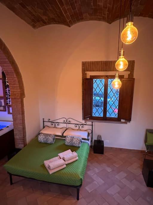 Relax Nella Jacuzzi In Toscana Колле-ді-Валь-д'Ельса Екстер'єр фото